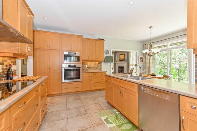 79 Woodside Rd, House detached with 4 bedrooms, 3 bathrooms and 4 parking in Guelph ON | Image 20