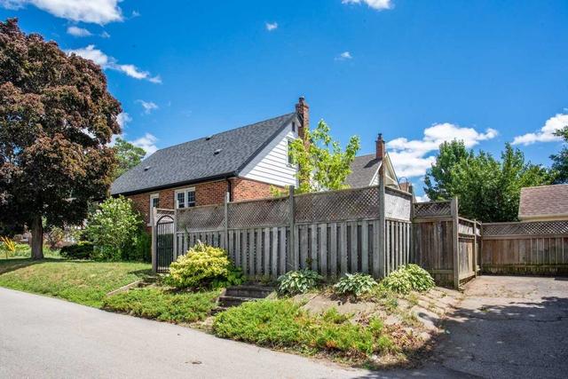12 Pointview Ave, House detached with 3 bedrooms, 2 bathrooms and 3 parking in Brantford ON | Image 30