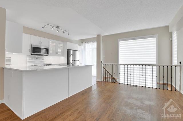 15 Sienna Private, Townhouse with 3 bedrooms, 3 bathrooms and 2 parking in Ottawa ON | Image 5