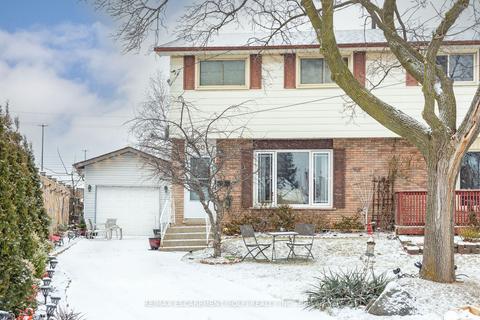 120 Gainsborough Rd W, House attached with 3 bedrooms, 2 bathrooms and 4 parking in Hamilton ON | Card Image