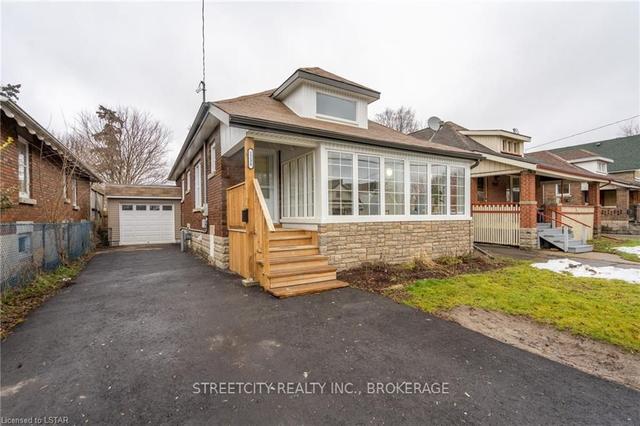 1238 York St, House detached with 4 bedrooms, 2 bathrooms and 5 parking in London ON | Image 1