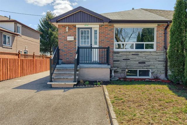 bsmt - 11 Garfield Cres, House semidetached with 3 bedrooms, 1 bathrooms and 1 parking in Brampton ON | Card Image