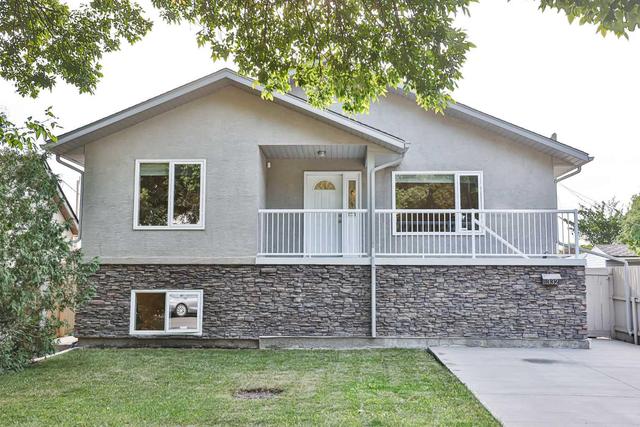 332 15 Street N, House detached with 3 bedrooms, 3 bathrooms and 4 parking in Lethbridge AB | Image 2
