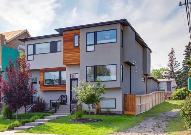 53 Hounslow Drive Nw, Home with 4 bedrooms, 3 bathrooms and 2 parking in Calgary AB | Image 1