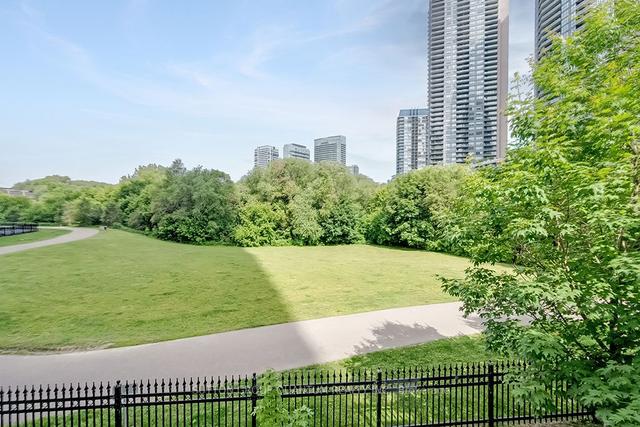 th 5 - 2230 Lake Shore Blvd W, Townhouse with 3 bedrooms, 3 bathrooms and 2 parking in Toronto ON | Image 29