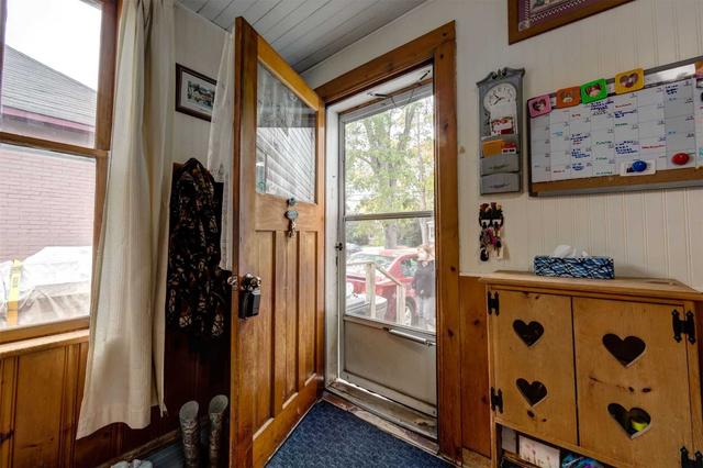 92 William St S, House detached with 3 bedrooms, 1 bathrooms and 3 parking in Kawartha Lakes ON | Image 5