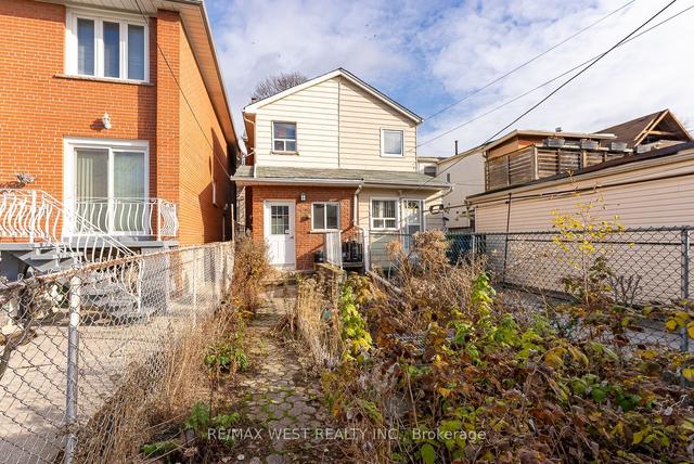 30 Brookfield St, House semidetached with 3 bedrooms, 2 bathrooms and 1 parking in Toronto ON | Image 8
