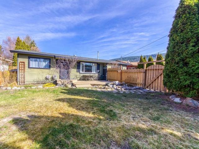 675 Robinson Avenue, House detached with 3 bedrooms, 1 bathrooms and 1 parking in Okanagan Similkameen E BC | Card Image