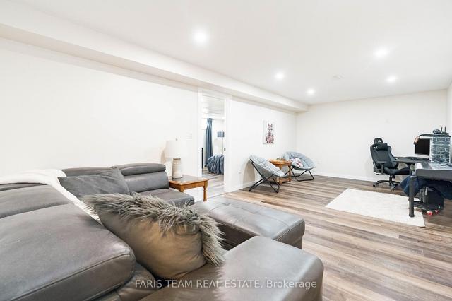 4987 Talbot St, House detached with 3 bedrooms, 2 bathrooms and 15 parking in Tay ON | Image 14