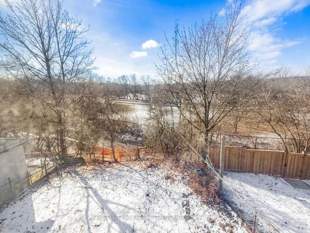58 Clairton Cres, House semidetached with 3 bedrooms, 2 bathrooms and 3 parking in Toronto ON | Image 25