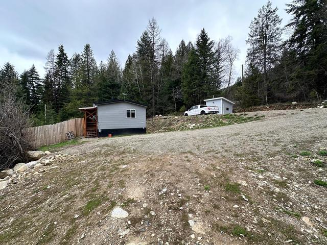 4248 Ross Spur Road, House detached with 2 bedrooms, 2 bathrooms and 5 parking in Central Kootenay G BC | Image 37