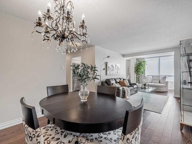 1002 - 120 Promenade Circ, Condo with 2 bedrooms, 2 bathrooms and 1 parking in Vaughan ON | Image 2