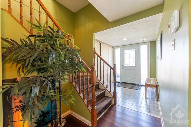 2045 Boake Street, Townhouse with 3 bedrooms, 3 bathrooms and 1 parking in Ottawa ON | Image 7