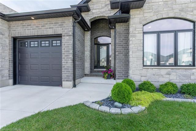 878 Magnolia Lane, House detached with 5 bedrooms, 3 bathrooms and 6 parking in Sarnia ON | Image 23