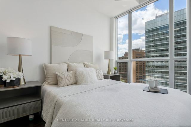 1212 - 770 Bay St, Condo with 2 bedrooms, 2 bathrooms and 1 parking in Toronto ON | Image 20