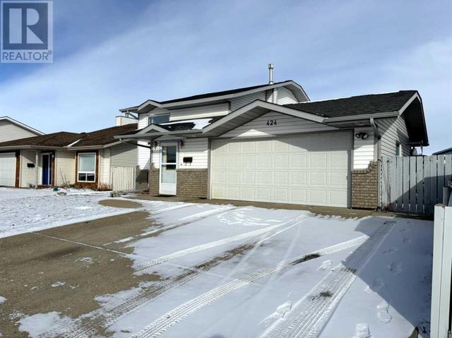 424 20 Street Ne, House detached with 3 bedrooms, 1 bathrooms and 4 parking in Medicine Hat AB | Image 3