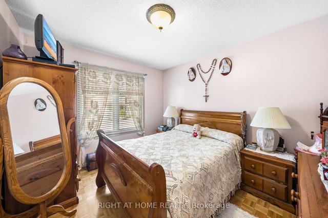 471b Northcliffe Blvd, House semidetached with 3 bedrooms, 3 bathrooms and 3 parking in Toronto ON | Image 6