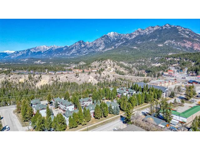 126 - 4835 Radium Boulevard, House attached with 3 bedrooms, 3 bathrooms and 1 parking in Radium Hot Springs BC | Image 34