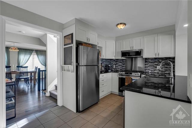 144 Gelderland Private, Townhouse with 3 bedrooms, 3 bathrooms and 2 parking in Ottawa ON | Image 12