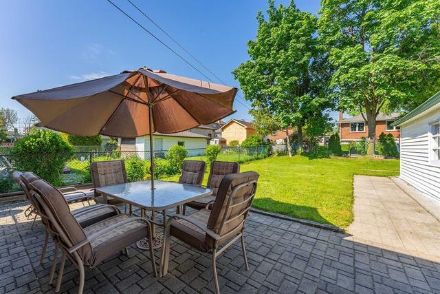 crt - 18 Ivanhoe Crt, House detached with 3 bedrooms, 2 bathrooms and 0 parking in Toronto ON | Image 17
