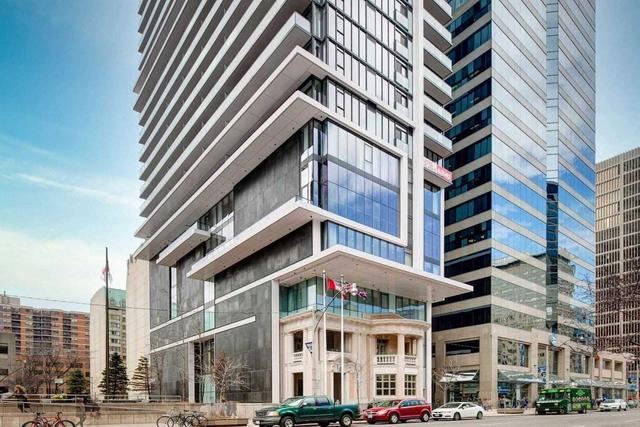 3803 - 426 University Ave, Condo with 2 bedrooms, 1 bathrooms and 0 parking in Toronto ON | Card Image