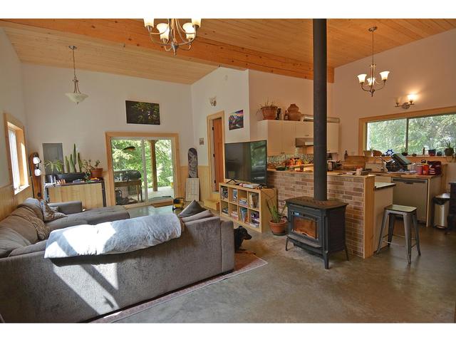8907 Martens Road, House detached with 3 bedrooms, 2 bathrooms and null parking in Central Kootenay H BC | Image 46