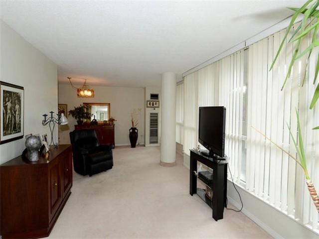 217 - 5 Rowntree Rd, Condo with 2 bedrooms, 2 bathrooms and 2 parking in Toronto ON | Image 6