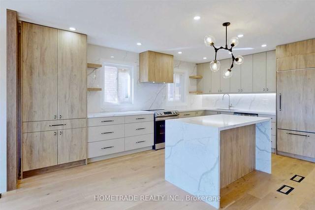 86 Emmitt Rd, House detached with 3 bedrooms, 3 bathrooms and 5 parking in Vaughan ON | Image 2
