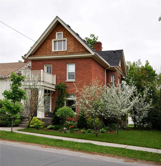 434 Park St N, House detached with 4 bedrooms, 1 bathrooms and 3 parking in Peterborough ON | Image 1