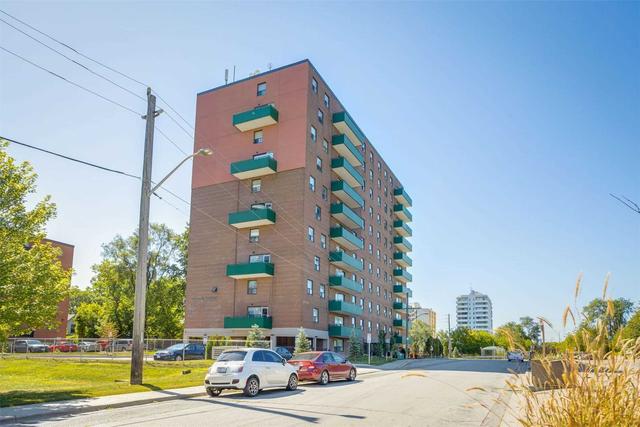 1004 - 49 Queen St E, Condo with 3 bedrooms, 2 bathrooms and 1 parking in Mississauga ON | Image 12
