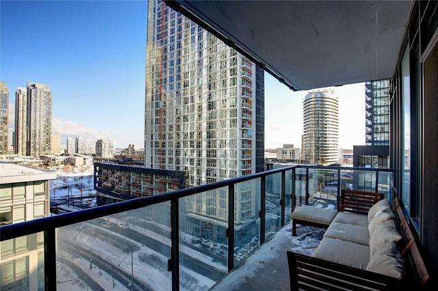 909 - 170 Fort York Blvd, Condo with 2 bedrooms, 2 bathrooms and 1 parking in Toronto ON | Image 3