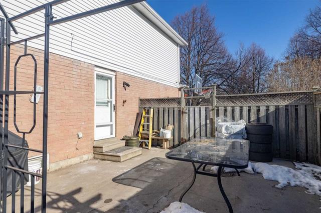 22 Marblehead Cres, House semidetached with 4 bedrooms, 3 bathrooms and 6 parking in Brampton ON | Image 20
