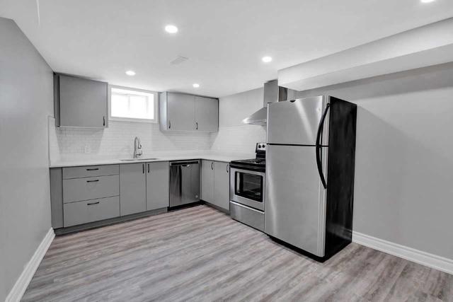 568 First St, House detached with 5 bedrooms, 3 bathrooms and 8 parking in London ON | Image 7