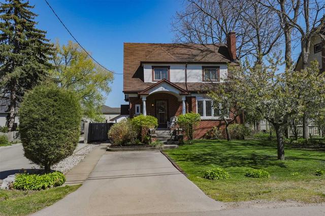 42 Park Rd N, House detached with 3 bedrooms, 2 bathrooms and 2 parking in Grimsby ON | Image 1