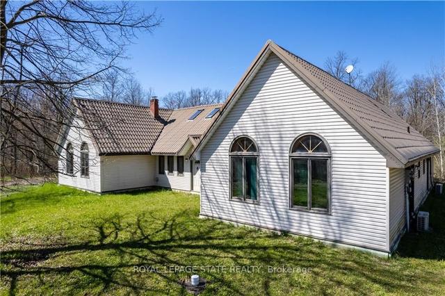 1645 Indiana Rd E, House detached with 2 bedrooms, 1 bathrooms and 21 parking in Haldimand County ON | Image 40