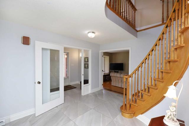 1320 Queen Victoria Ave, House detached with 4 bedrooms, 3 bathrooms and 8 parking in Mississauga ON | Image 32