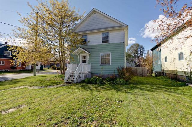 38 Melbourne St, House detached with 3 bedrooms, 1 bathrooms and 4 parking in Kawartha Lakes ON | Image 1