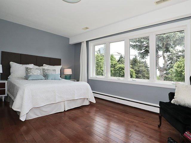 134 Pinegrove Ave, House detached with 4 bedrooms, 2 bathrooms and 2 parking in Toronto ON | Image 6