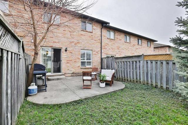 18 Townmansion Dr, House attached with 3 bedrooms, 3 bathrooms and 5 parking in Hamilton ON | Image 28