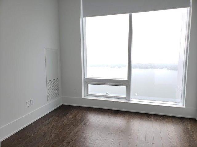6505 - 10 York St, Condo with 2 bedrooms, 3 bathrooms and 2 parking in Toronto ON | Image 4