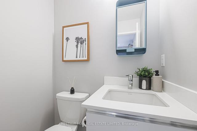 105 - 441 Jane St, Townhouse with 2 bedrooms, 2 bathrooms and 1 parking in Toronto ON | Image 7