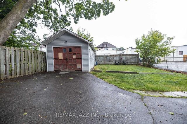 254 Athol St E, House detached with 5 bedrooms, 4 bathrooms and 5 parking in Oshawa ON | Image 26