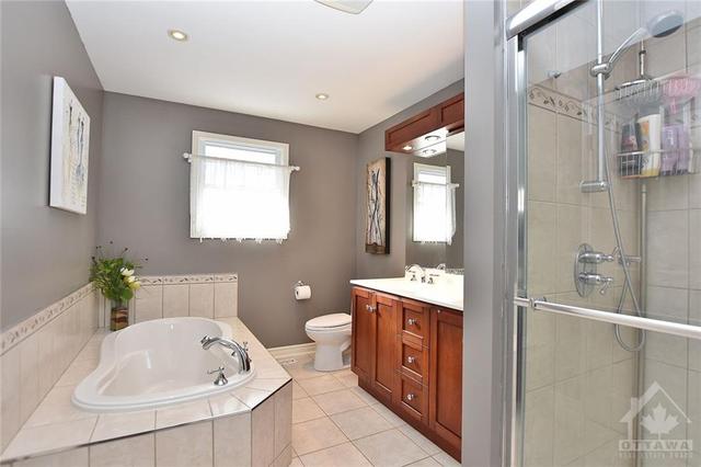 8 Andover Place, House detached with 4 bedrooms, 2 bathrooms and 4 parking in Ottawa ON | Image 12