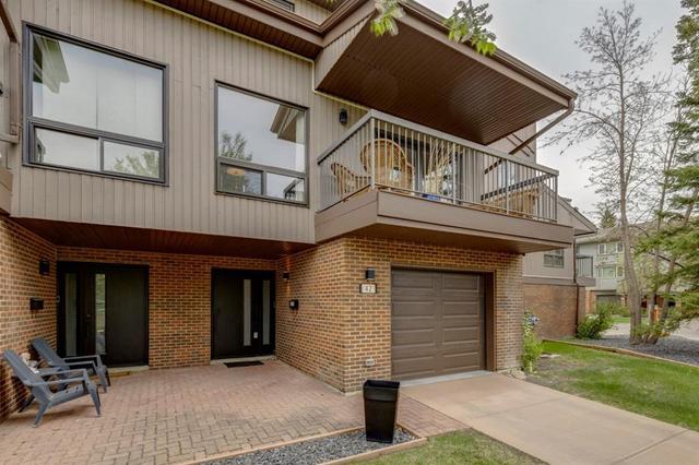 42 Point Mckay Crescent Nw, House attached with 2 bedrooms, 2 bathrooms and 3 parking in Calgary AB | Card Image