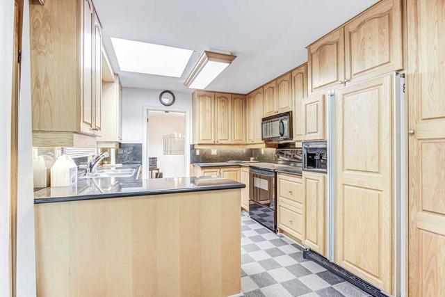 60 Major Mackenzie Dr W, House detached with 2 bedrooms, 2 bathrooms and 7 parking in Richmond Hill ON | Image 8