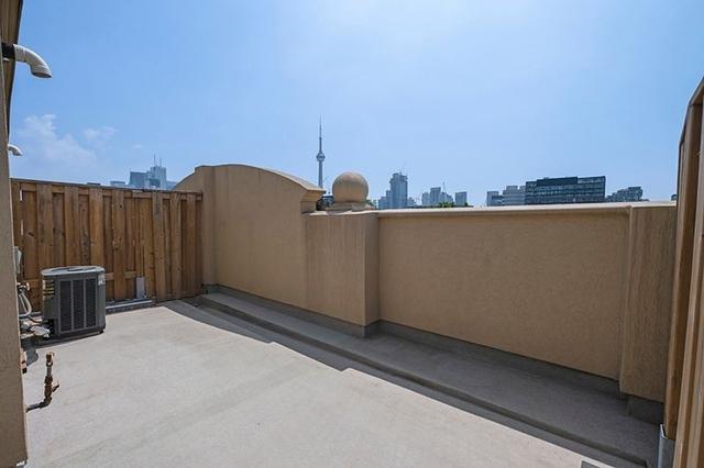 th12 - 80 Carr St, Townhouse with 2 bedrooms, 2 bathrooms and 1 parking in Toronto ON | Image 21