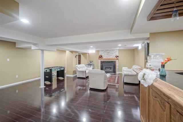 5668 Turney Dr, House detached with 4 bedrooms, 4 bathrooms and 4 parking in Mississauga ON | Image 18