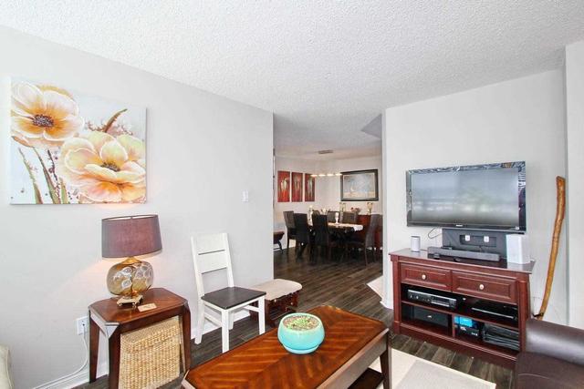 807 - 10 Laurelcrest St, Condo with 2 bedrooms, 1 bathrooms and 2 parking in Brampton ON | Image 8