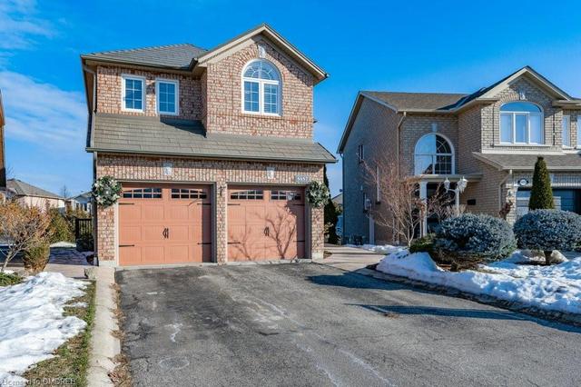 5457 Remington Court, House detached with 4 bedrooms, 2 bathrooms and null parking in Mississauga ON | Image 2