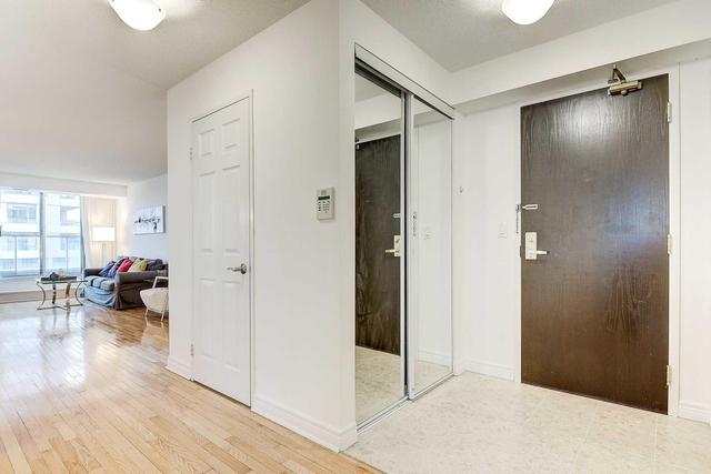 3806 - 23 Hollywood Ave, Condo with 2 bedrooms, 2 bathrooms and 1 parking in Toronto ON | Image 2